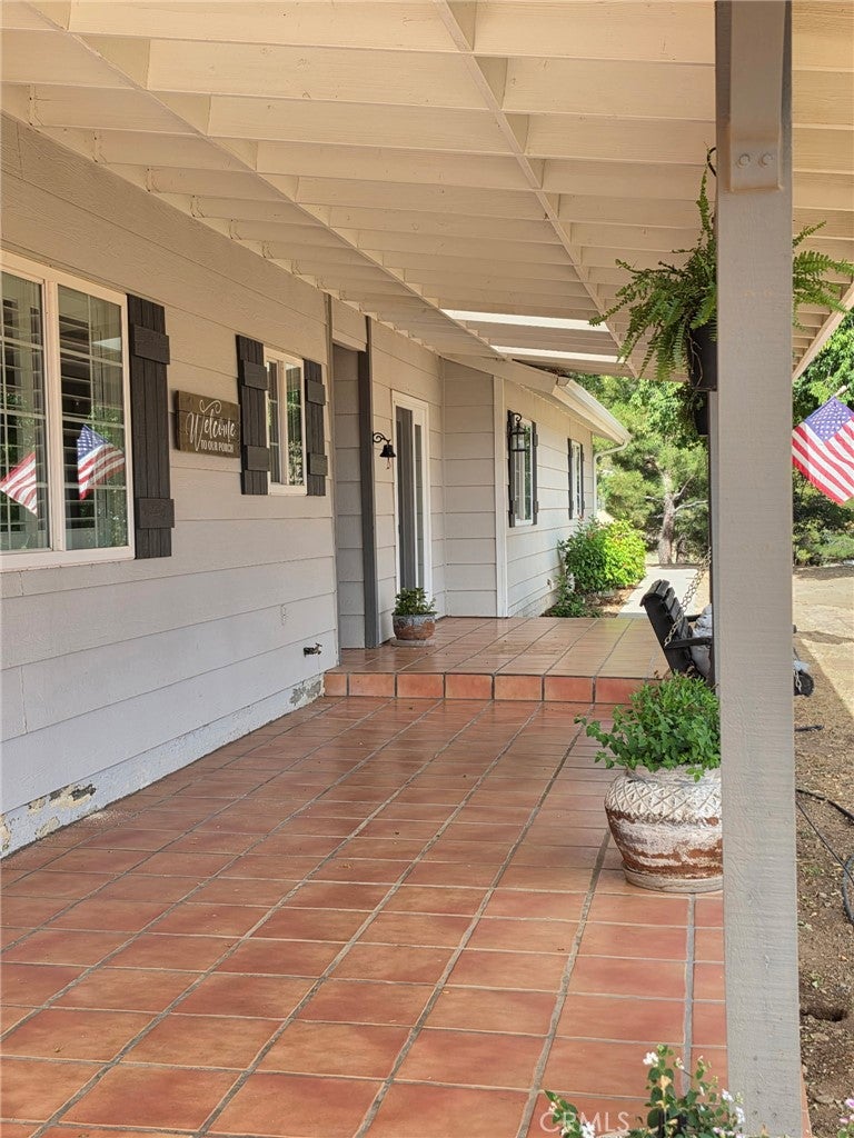39030 Bouquet Canyon