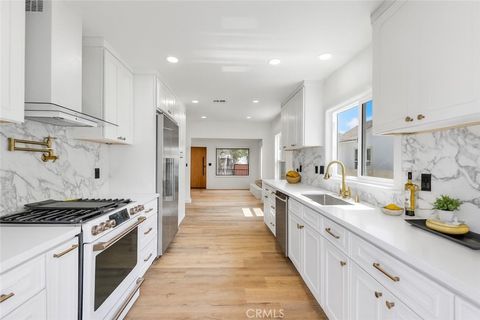 Photo of 8954 Kramerwood Place, Los Angeles, CA 90034 (MLS # PW25178878) Photo of 8954 Kramerwood Place, Los Angeles, CA 90034 (MLS # PW25178878)