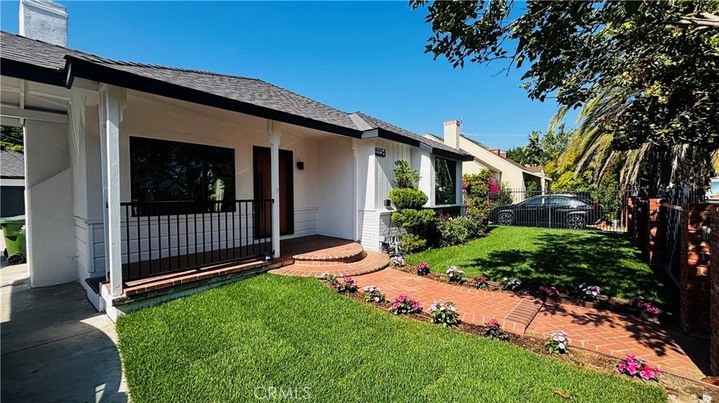 Photo of 8954 Kramerwood Place, Los Angeles, CA 90034 (MLS # PW25178878)