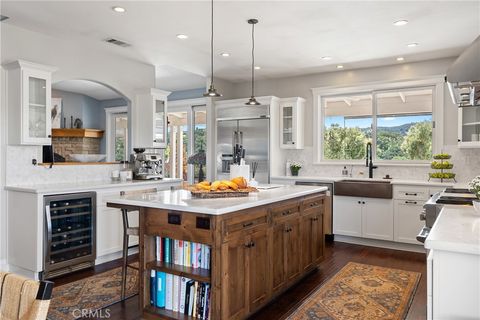 Tiny photo for 2325 Bella Tierra Pl, Paso Robles, CA 93446 (MLS # NS26080911)