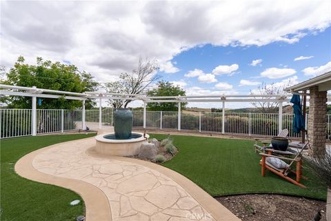 Tiny photo for 2325 Bella Tierra Pl, Paso Robles, CA 93446 (MLS # NS26080911)