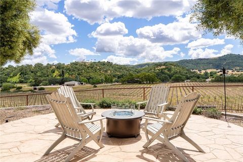 Tiny photo for 2325 Bella Tierra Pl, Paso Robles, CA 93446 (MLS # NS26080911)