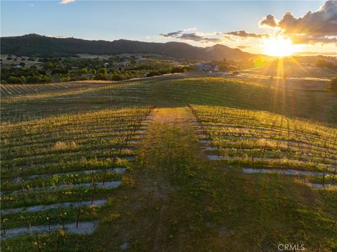 Tiny photo for 2325 Bella Tierra Pl, Paso Robles, CA 93446 (MLS # NS26080911)