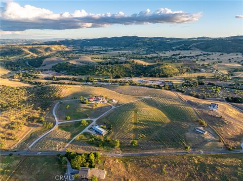 Tiny photo for 2325 Bella Tierra Pl, Paso Robles, CA 93446 (MLS # NS26080911)