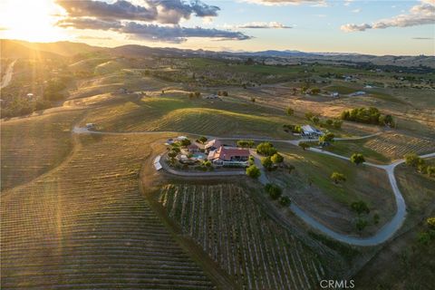 Tiny photo for 2325 Bella Tierra Pl, Paso Robles, CA 93446 (MLS # NS26080911)