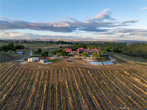 Tiny photo for 2325 Bella Tierra Pl, Paso Robles, CA 93446 (MLS # NS26080911)