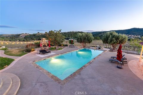 Tiny photo for 2325 Bella Tierra Pl, Paso Robles, CA 93446 (MLS # NS26080911)