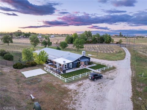 Tiny photo for 2325 Bella Tierra Pl, Paso Robles, CA 93446 (MLS # NS26080911)