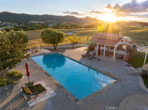 Tiny photo for 2325 Bella Tierra Pl, Paso Robles, CA 93446 (MLS # NS26080911)