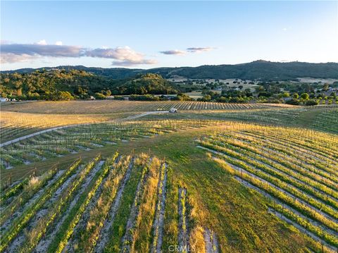 Tiny photo for 2325 Bella Tierra Pl, Paso Robles, CA 93446 (MLS # NS26080911)