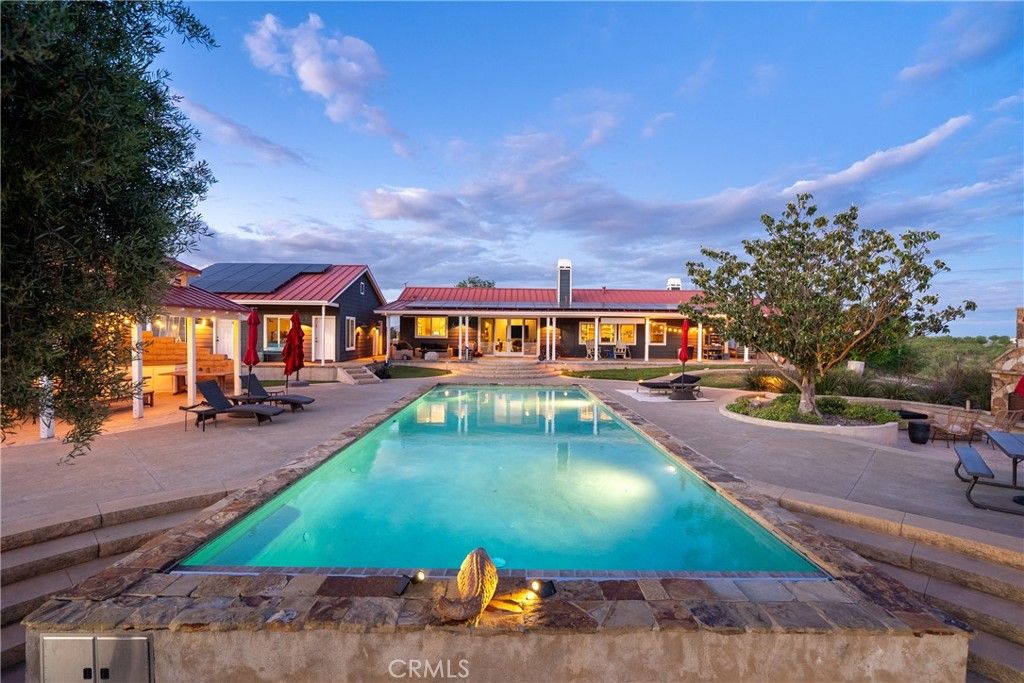 Photo of 2325 Bella Tierra Pl, Paso Robles, CA 93446 (MLS # NS26080911)