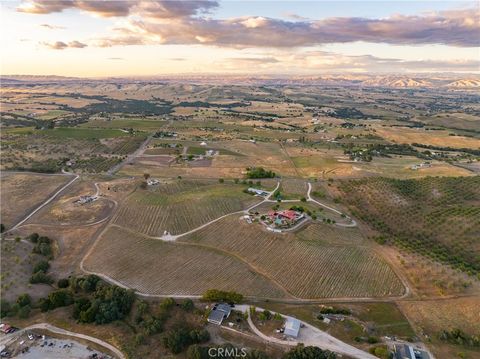 Tiny photo for 2325 Bella Tierra Pl, Paso Robles, CA 93446 (MLS # NS26080911)