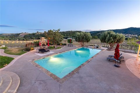 Tiny photo for 2325 Bella Tierra Pl, Paso Robles, CA 93446 (MLS # NS26080911)