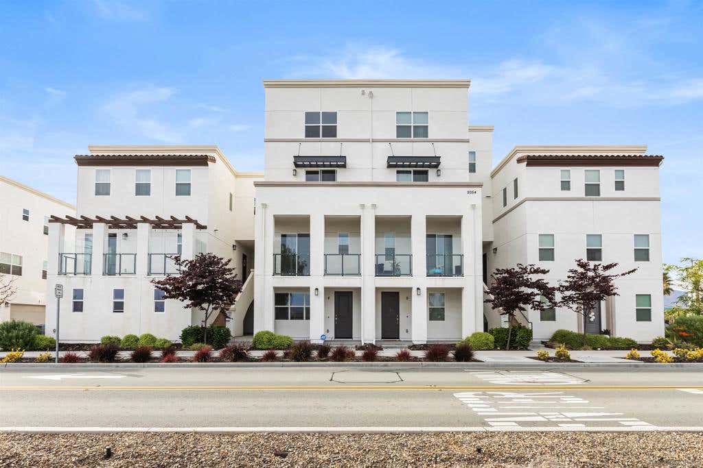 Photo of 2054 Luzon Ln #4, Chula Vista, CA 91915 (MLS # 260014544SD)