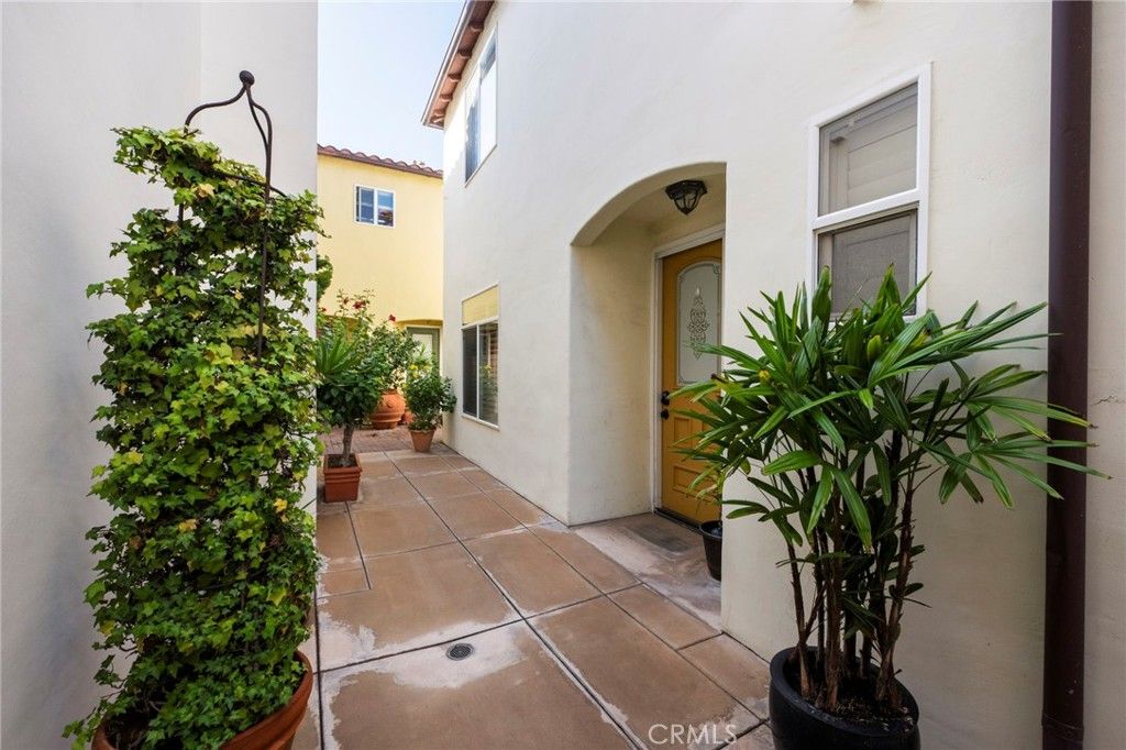 Photo of 328 5th, Huntington Beach, CA 92648 (MLS # NP25261932)