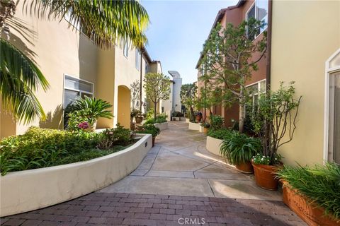 Photo of 328 5th street St, Huntington Beach, CA 92648 (MLS # NP25261932)
