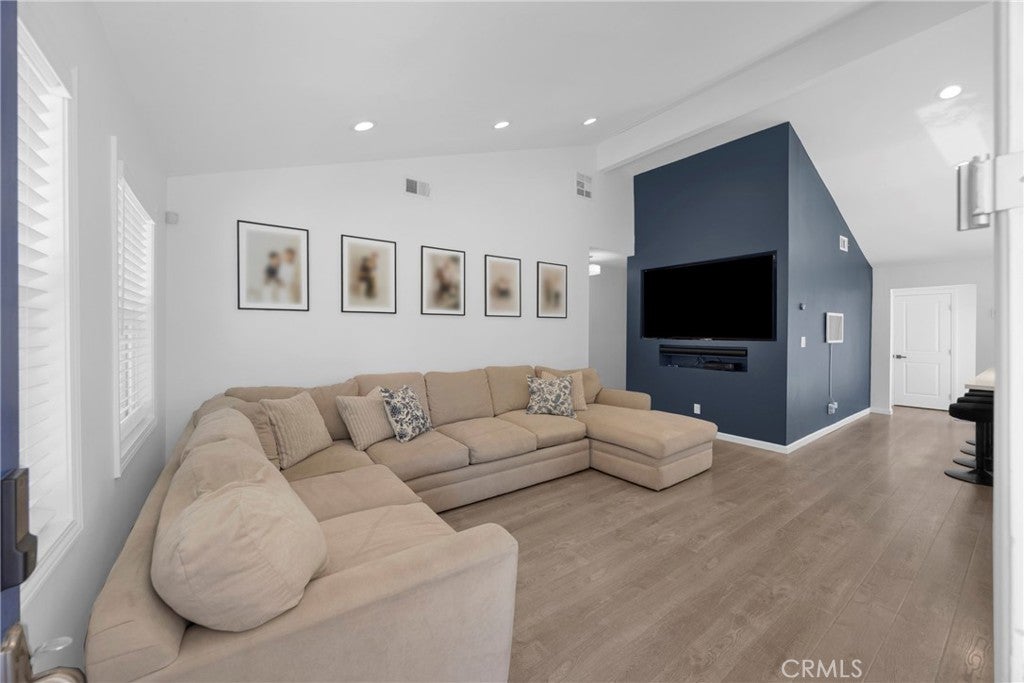 6008 Premiere Ave