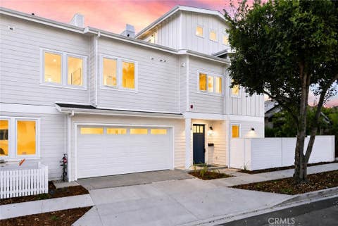 Photo of 109 N Francisca Avenue, Redondo Beach, CA 90277 (MLS # PV26162749)