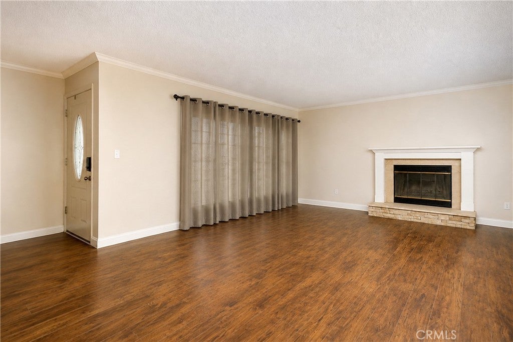 10755 E Avenue R10