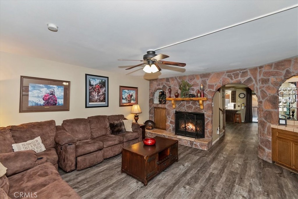 569 Summit Boulevard 6