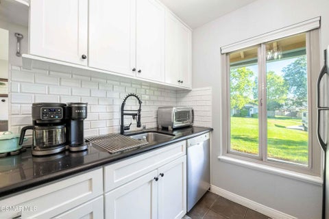 Tiny photo for 2278 Moss Court, Thousand Oaks, CA 91362 (MLS # 226004202)