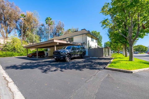 Tiny photo for 2278 Moss Court, Thousand Oaks, CA 91362 (MLS # 226004202)
