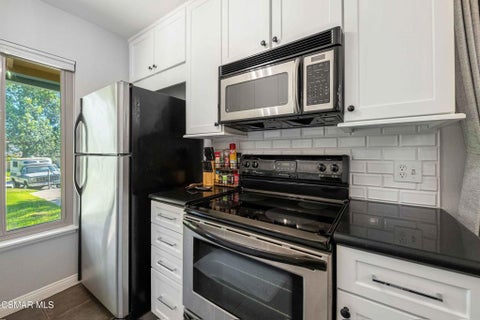 Tiny photo for 2278 Moss Court, Thousand Oaks, CA 91362 (MLS # 226004202)