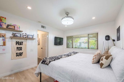 Tiny photo for 2278 Moss Court, Thousand Oaks, CA 91362 (MLS # 226004202)