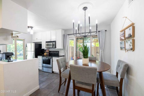 Tiny photo for 2278 Moss Court, Thousand Oaks, CA 91362 (MLS # 226004202)
