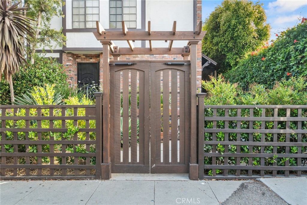 Properties 3 1418 26th Street 4