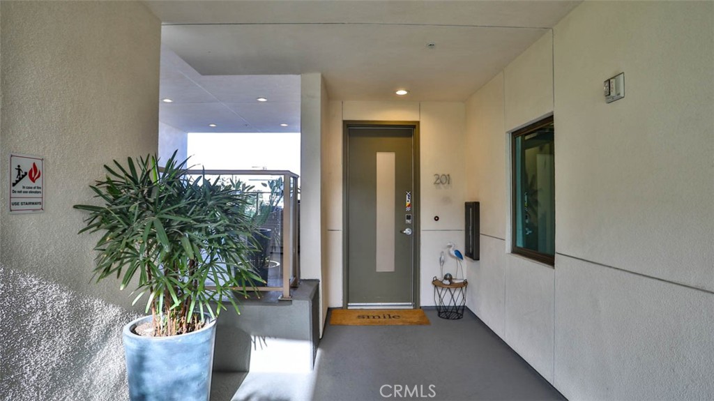 3025 Byron Street 201