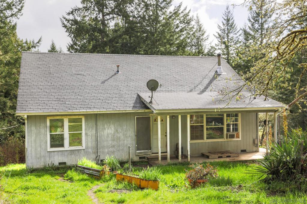 9897 Dyerville Loop Rd