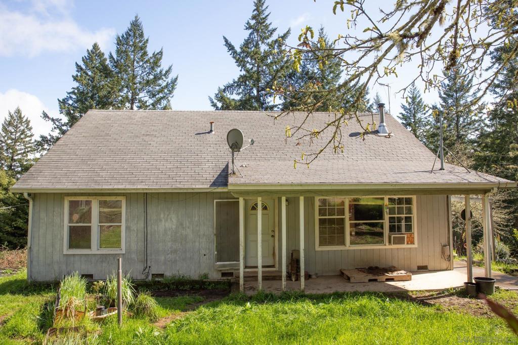 9897 Dyerville Loop Rd