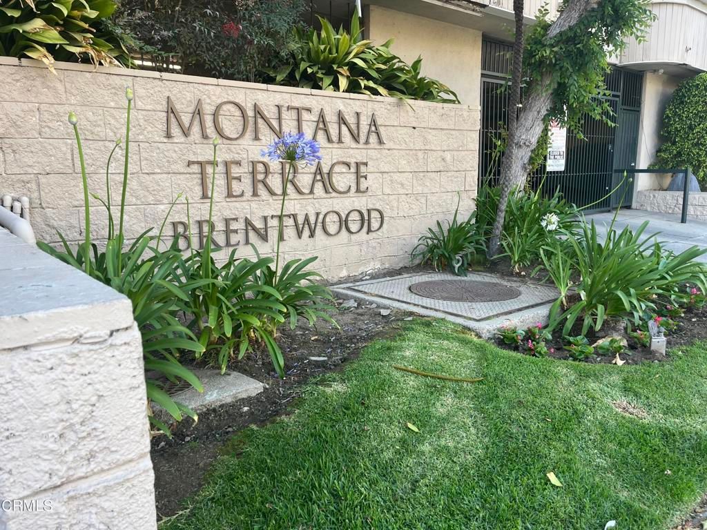 Photo of 11645 Montana Avenue #126, Los Angeles, CA 90049 (MLS # V1-34151)