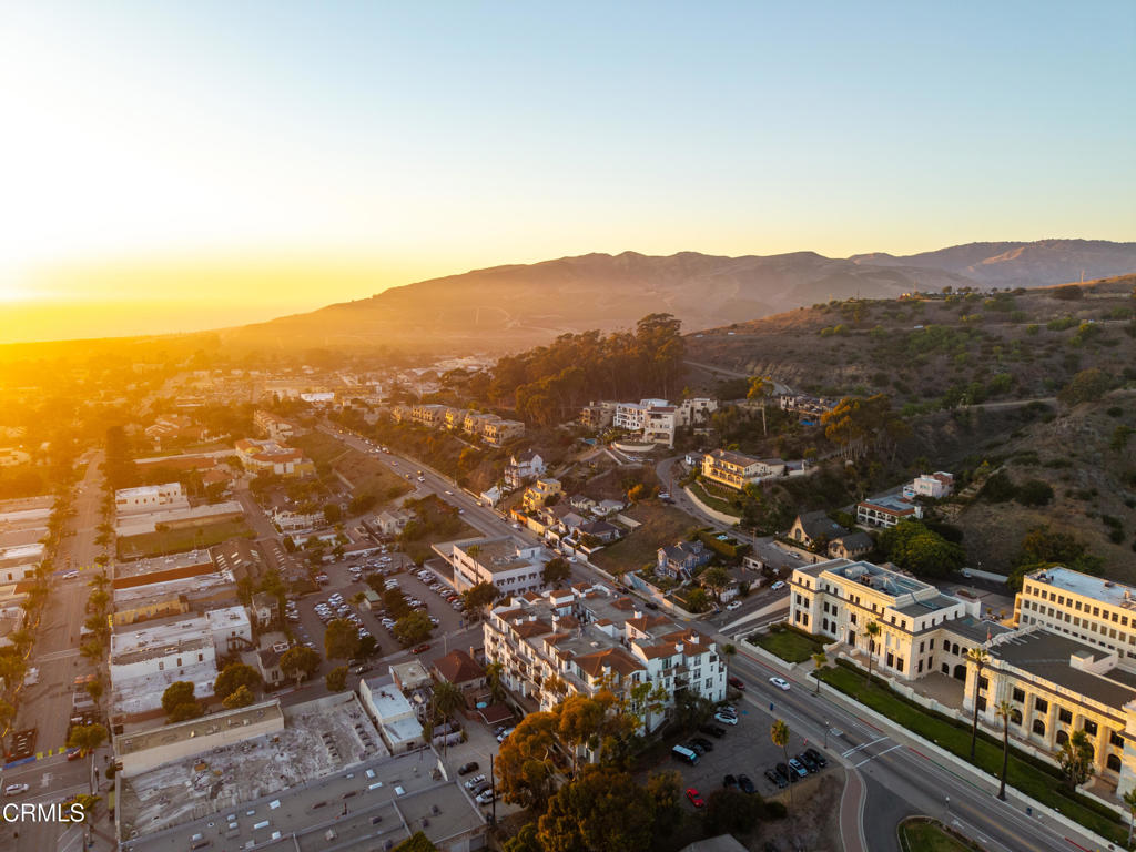 Poli Oaks Pavillion - 5338 - Residential