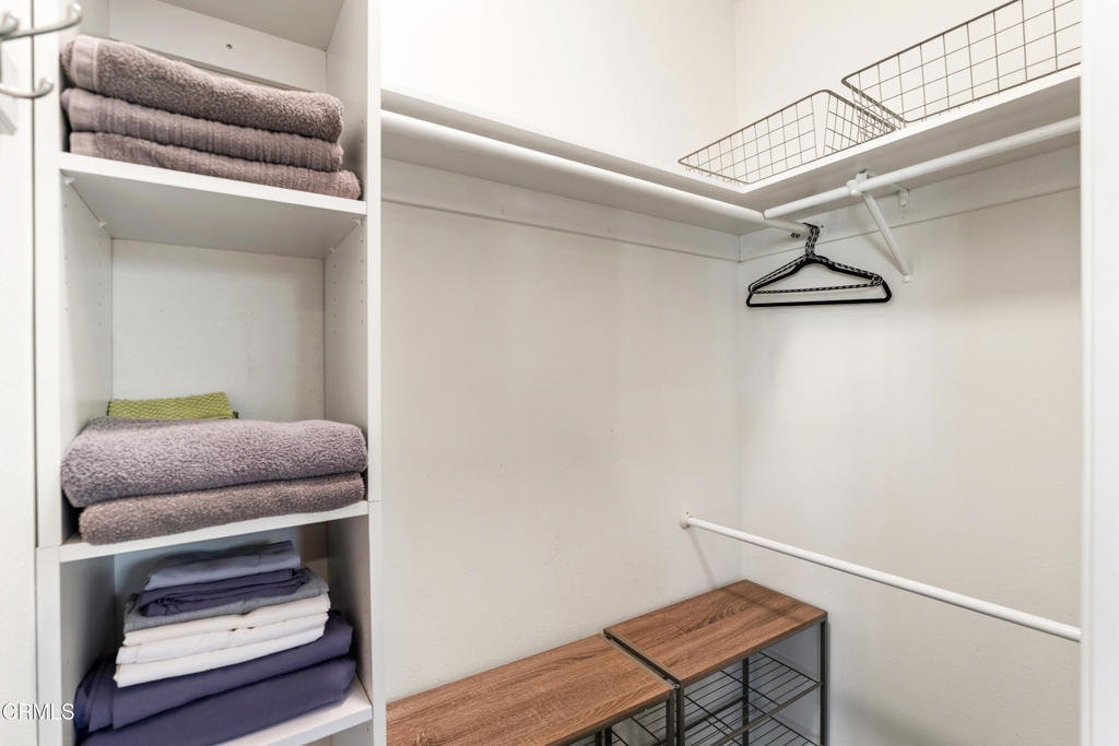 Poli Oaks Pavillion - 5338 - Residential