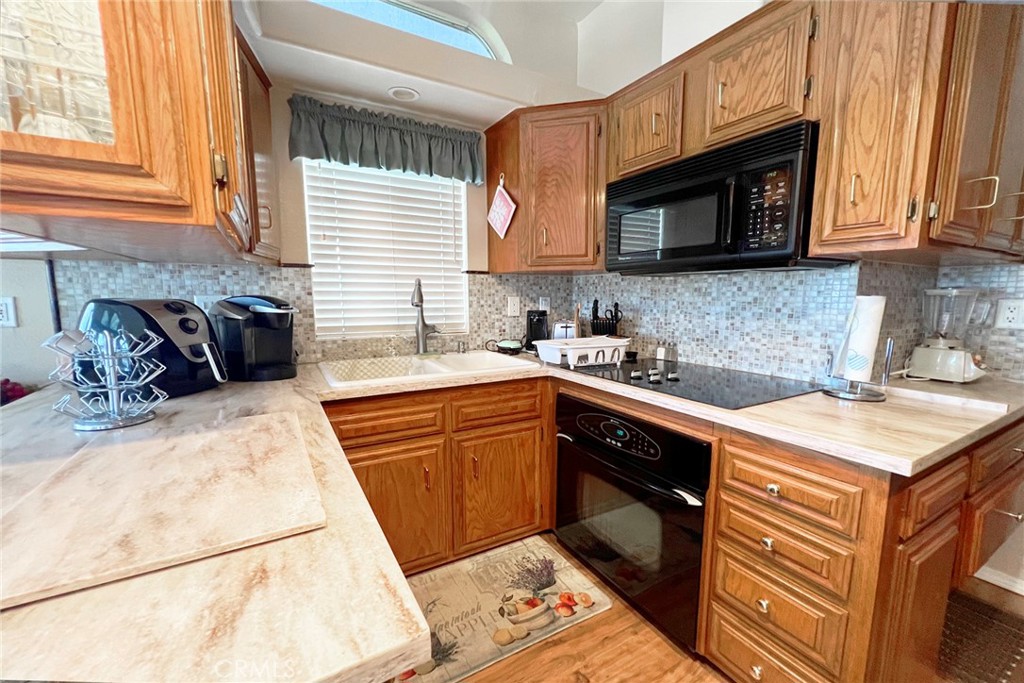 Desert Shadows RV Resort (33619) - Manufactured In Park