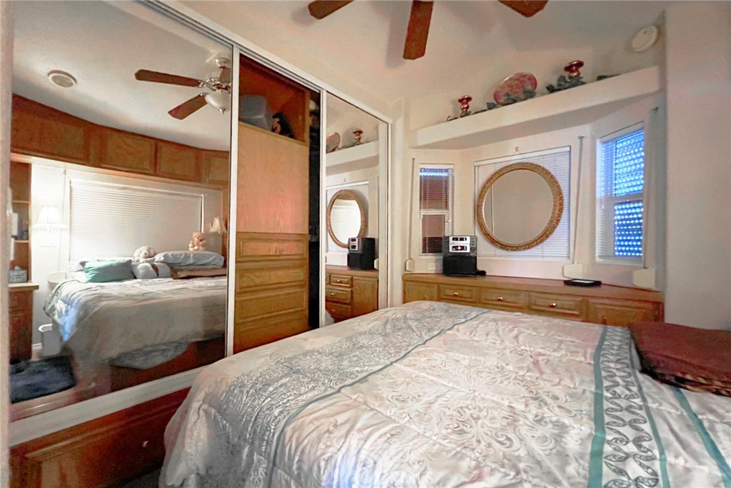 Desert Shadows RV Resort (33619) - Manufactured In Park