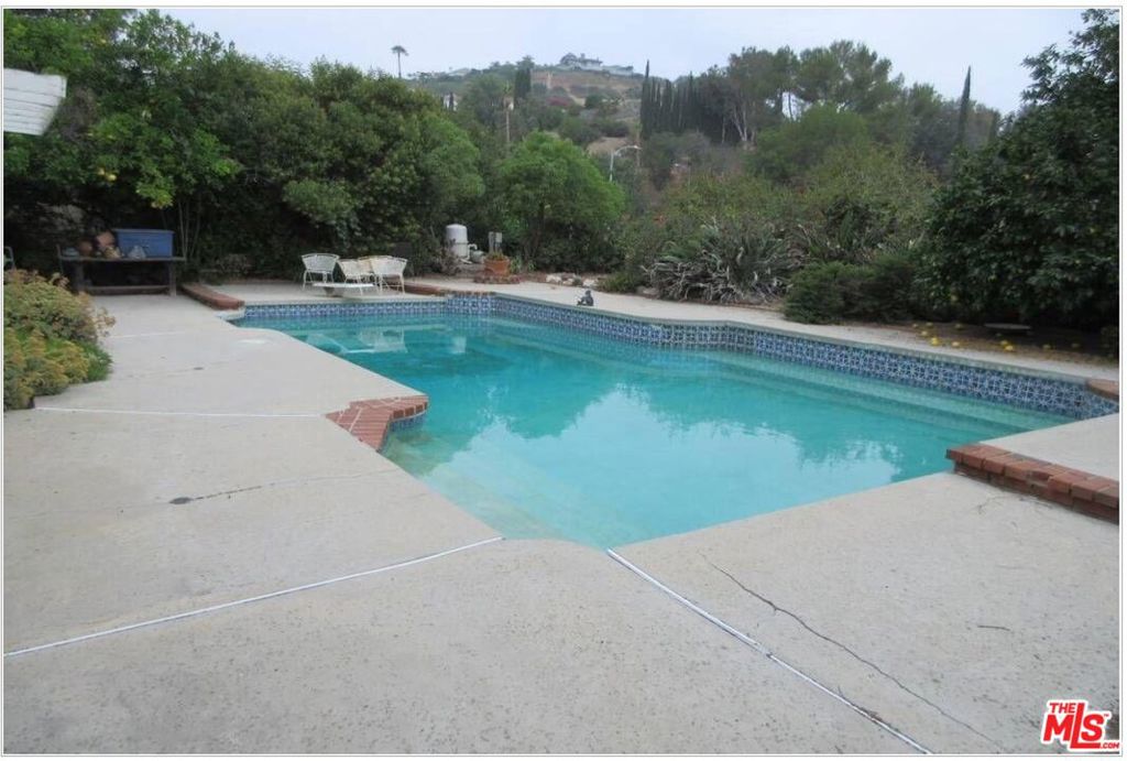 24561 Calvert Street