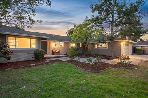 Photo of 13367 Kahala Court, Saratoga, CA 95070 (MLS # ML82038628)