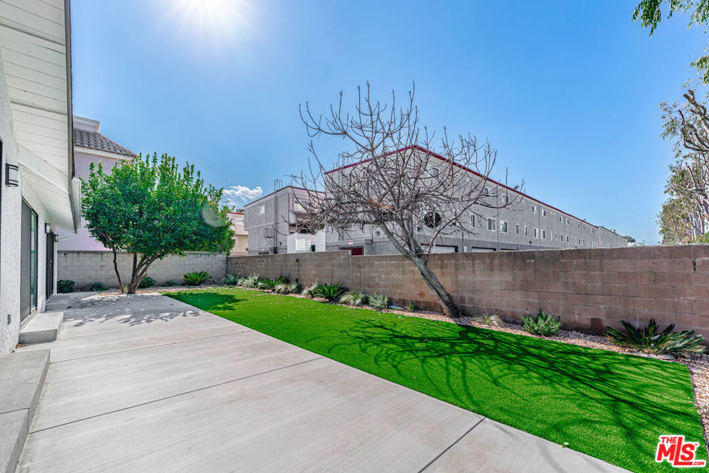 5941 Etiwanda Avenue