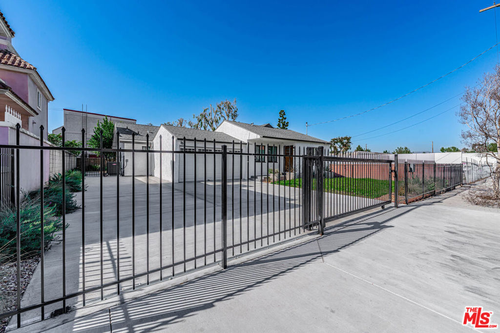 5941 Etiwanda Avenue