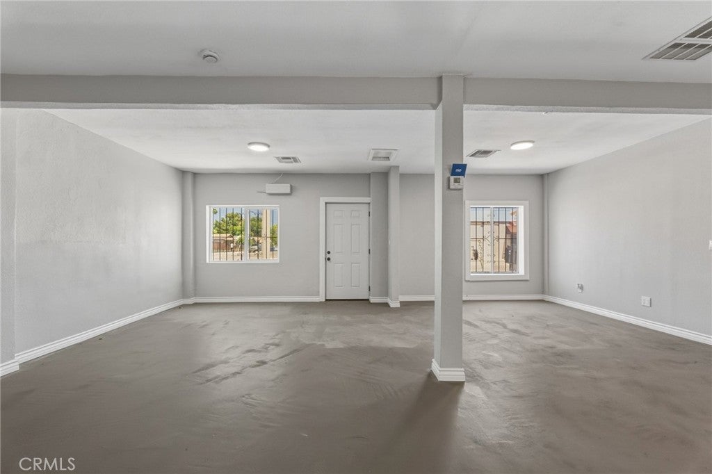 796 N Mount Vernon Avenue