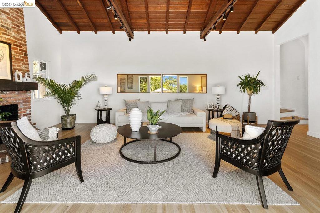 PIEDMONT PINES - Residential