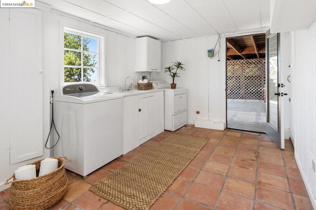 PIEDMONT PINES - Residential