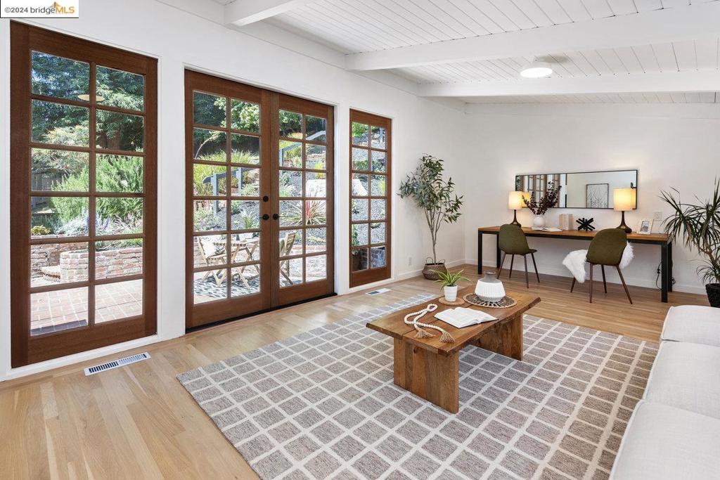 PIEDMONT PINES - Residential