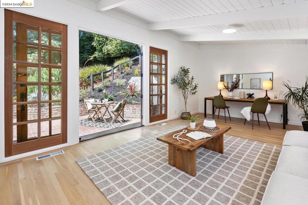 PIEDMONT PINES - Residential