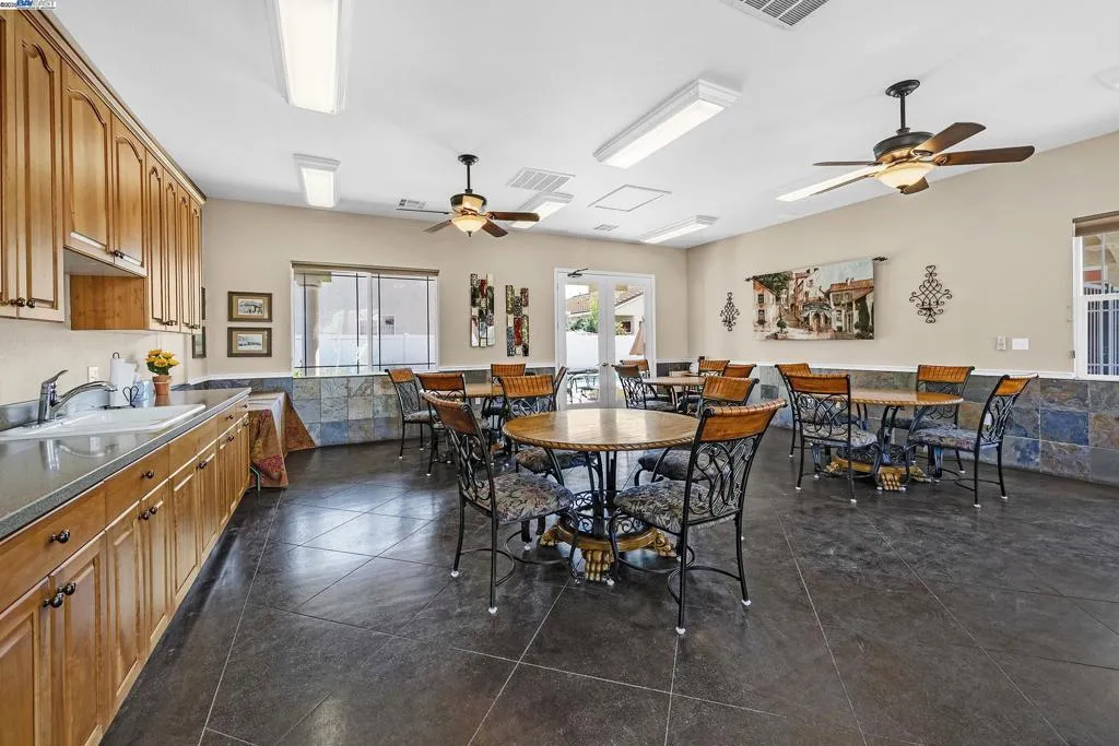 Oakdale, California 95361, United States, 2 Bedrooms Bedrooms, ,2 BathroomsBathrooms,Residential,Active,228233