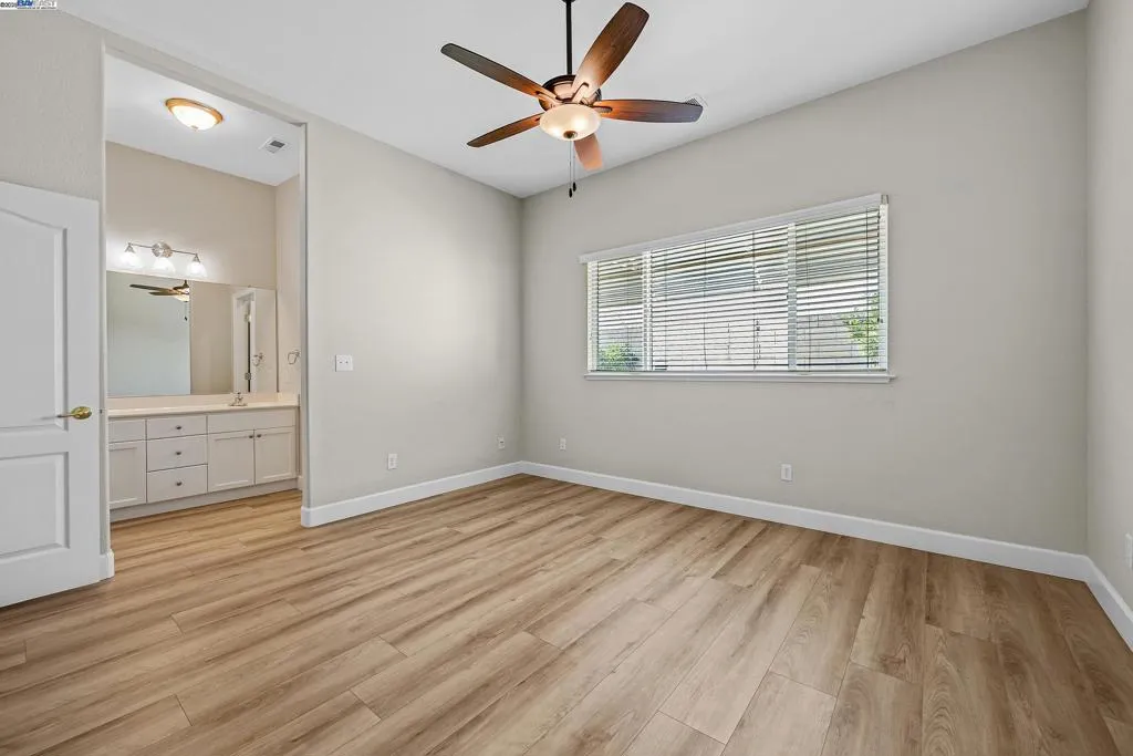 Oakdale, California 95361, United States, 2 Bedrooms Bedrooms, ,2 BathroomsBathrooms,Residential,Active,228233