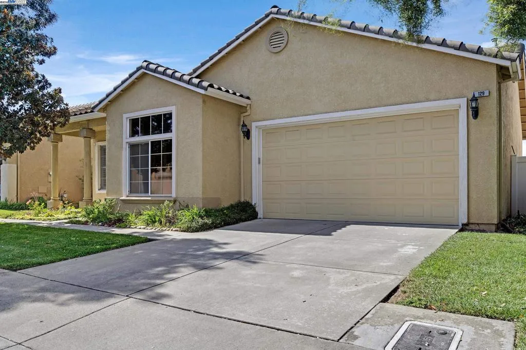 Oakdale, California 95361, United States, 2 Bedrooms Bedrooms, ,2 BathroomsBathrooms,Residential,Active,228233